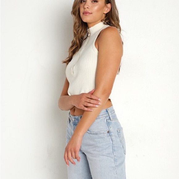 Show Me Your Mumu
Charlie Zip Top Cream Rib Knit - Picture 2 of 3